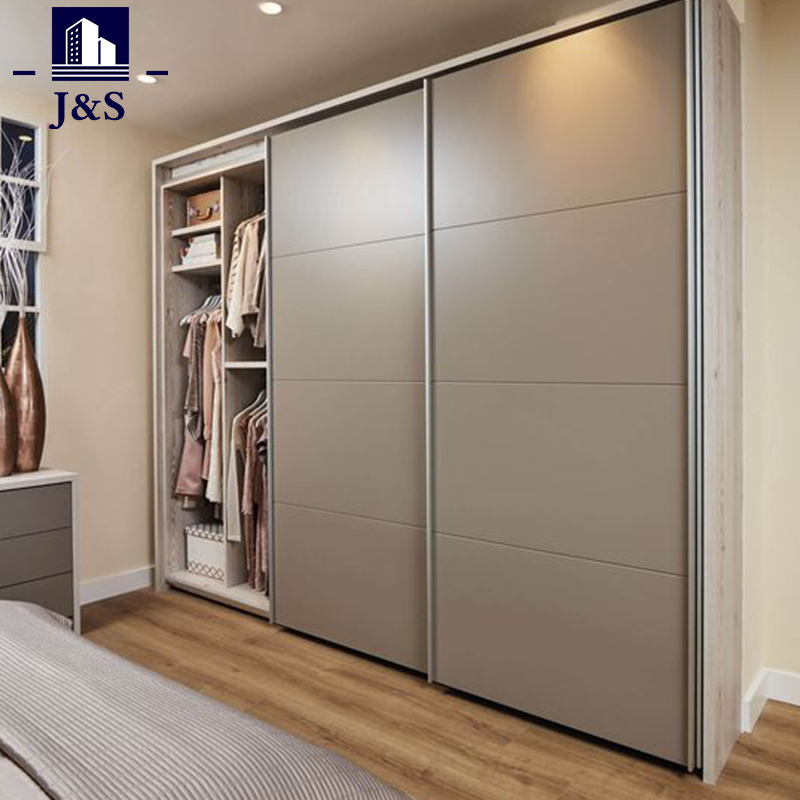 Ingebouwde walk-in closet maker: hoe maak je een ingebouwde walk-in closet
