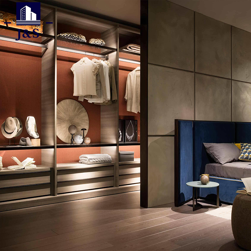 Je kunt geen vriendje hebben, maar je kunt niet leven zonder een op maat gemaakte garderobe die exclusief voor jou is