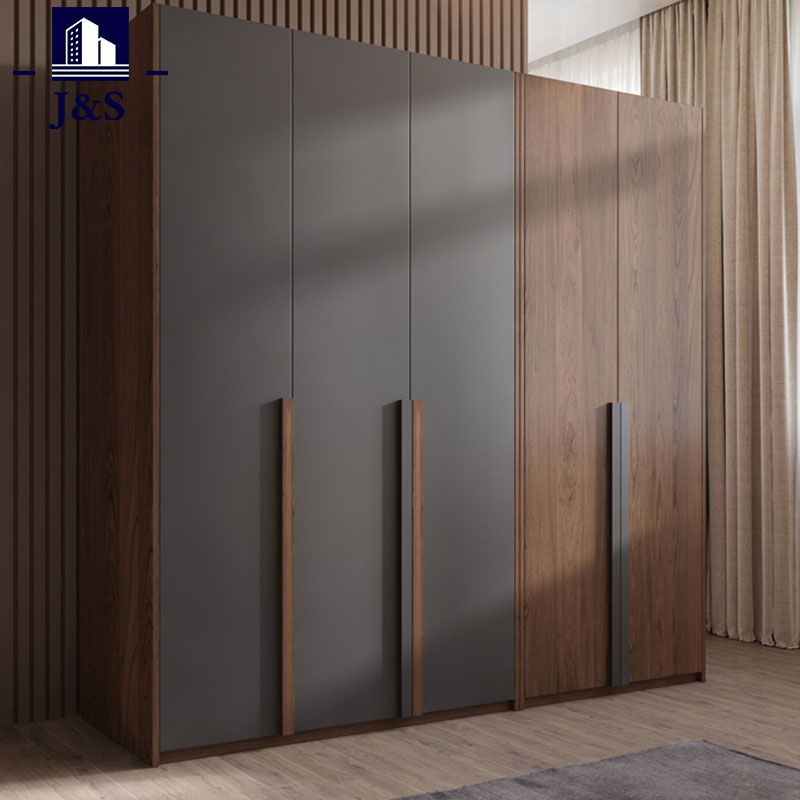 Waarom kiezen voor een garderobe met deur voor modern leven?